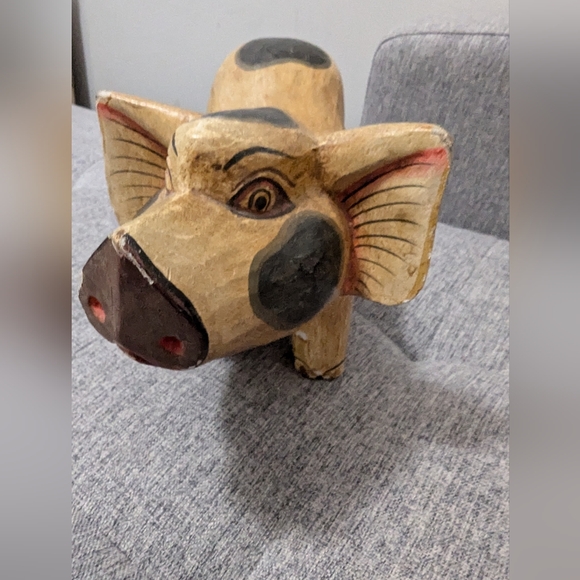 Market pig. Folk Art. Vintage. 12 inches long and 6 inches high. Spotted. GUC. - Picture 7 of 8